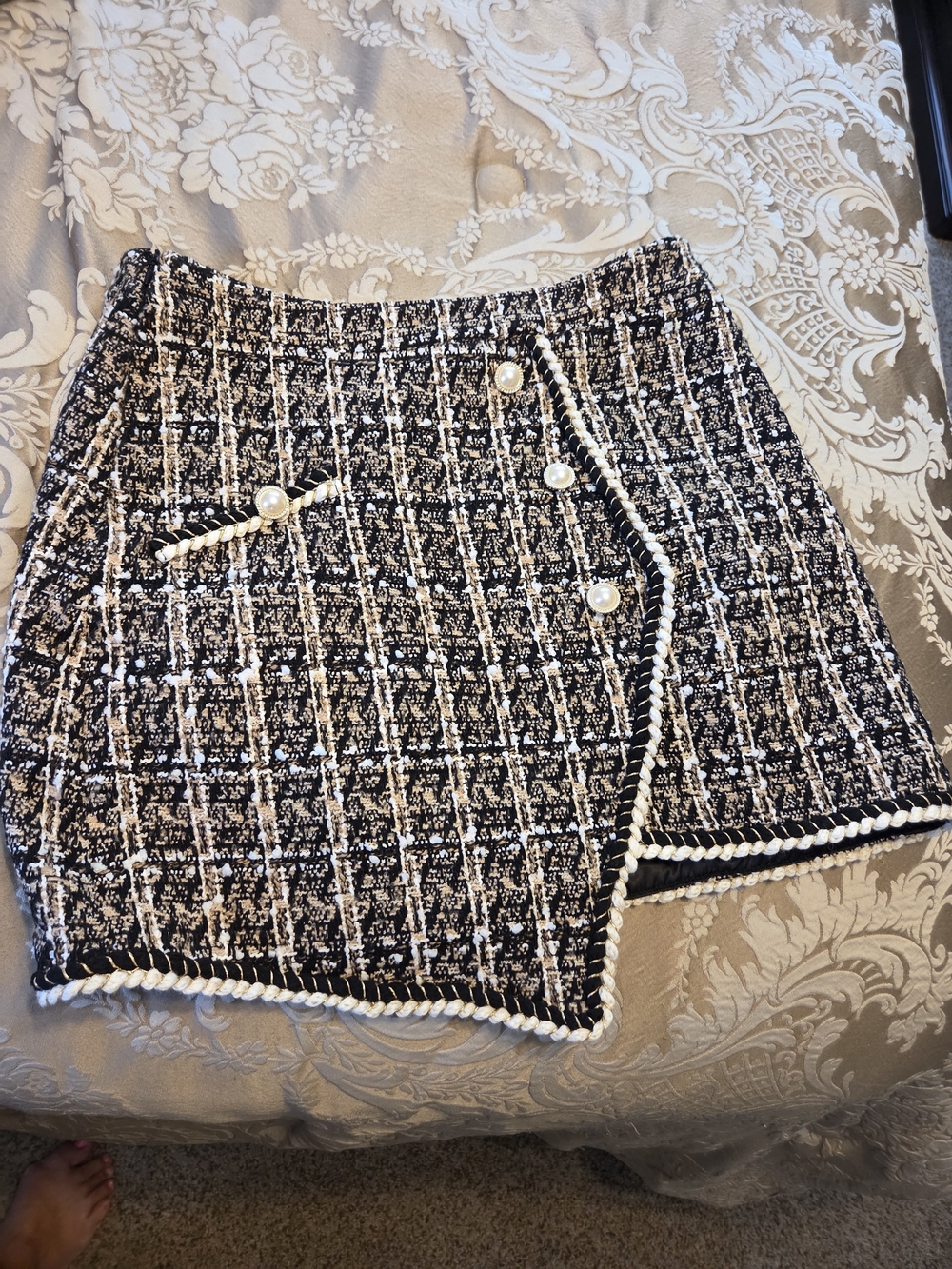 SHEIN Black and White Tweed Pearl-Trim Mini Skirt
